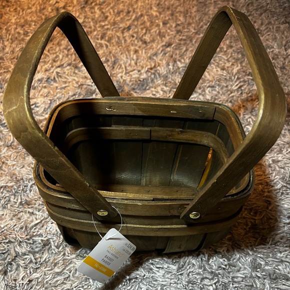 Fall basket - Picture 1 of 5